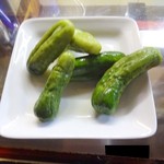 久村の酒場 - うどがわらきゅうり漬