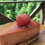 カフェ 崖の上 - 【2016年07月】いちごベイクドチーズケーキ。