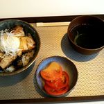 トコノマ食堂 - 角煮丼