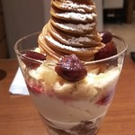 ミルク&パフェ よつ葉ホワイトコージ - 