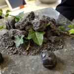 クイントカント - 竹炭のピニエ フォアグラとレモンのマルメッラータ