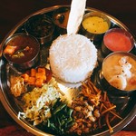 Spice&Dining KALA - 『ベジミールス＋プロウン・マラバール』様（1500円＋700円）海老のホワイトカレーをノンベジでチョイス！！