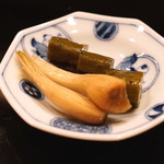 Kappou Yamaji - 胡瓜と島らっきょうの酢醤油漬け