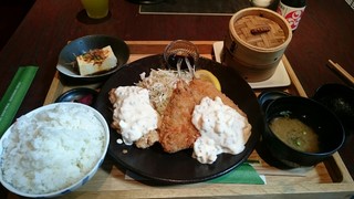 Otarushokudou - コンビランチ  880円税込
                        (タルタルチキン南蛮＆タルタルアジフライ)