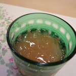 山玄茶 - 食べ終えたグレープフルーツを絞ったジュース