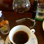 よつ葉Cafe - サイフォンコーヒーはたっぷり2杯分あります
