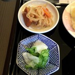 竹林 - お新香と大根と人参の煮物付き