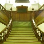 スモーブロー キッチン ナカノシマ - １階ホールの大階段