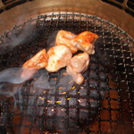 Yakinikutei Ooshima - 大きなブツ切りの、牛ホルモン。焼くど～＾＾