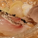 小料理 わみや - 【H28.9.24】 真鯛の昆布締めあぶり。鮪のコンフィ。ホタテの薫製にタコの薫製などなど。塩紫蘇で戴きます♪