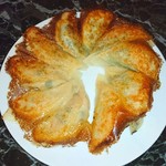 80 Nendai Sakaba Bushitsu - 右が"大葉餃子"♥
                      左が"焼き餃子"♥
                      (*´ω｀*)