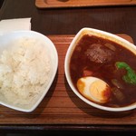 スープカレー屋 鴻 神田駿河台店 - スープカレー・ハンバーグ（1050円）