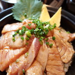 清水港　みなみ  - 鮪中トロ漬け炙り丼