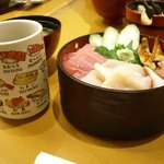 Umai Sushi Kan - 海鮮丼&湯のみ