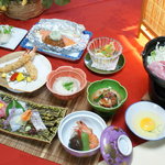 日本庭園　醍醐荘 - 料理写真:会席料理４，５００円