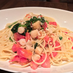 クレメンティア - 姫帆立とほうれん草、フレッシュトマトのパスタ