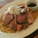 飯田橋 ワインバル 八十郎 - 【ランチ】ローストビーフカルボナーラ生パスタ大盛り：1,350円