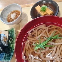 自家製粉石臼挽きうどん 青空blue 本店 - 雲セット
                冷やし自家製粉粗挽きうどんに変更