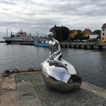 The Gift Shop at Kronborg Castle - 人魚姫の像をパロッた少年バージョン。