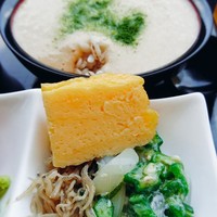 浅草むぎとろ 本店 - 食べ放題      卵焼き、ちりめんじゃこ、いかオクラetc……