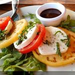 Chart House WAIKIKI - Wow Farms Kamuela Caprese Arugala Salad　＄12　