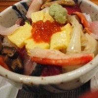 東鮨 新店 - バラちらし