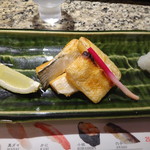 Sushi Fujino - アナゴがなかったので鮭のハラミ焼き