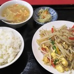 中国家常料理　新洪記 - もやしと玉子ふわふわ炒め定食