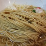 福島壱麺 - 麺は小麦の風味豊かな全粒粉入りの極細麺