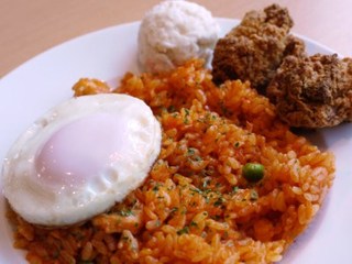 カフェ＆ゲームバー ことぶき - チキンライス