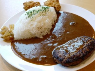 カフェ＆ゲームバー ことぶき - 欲張りカレー