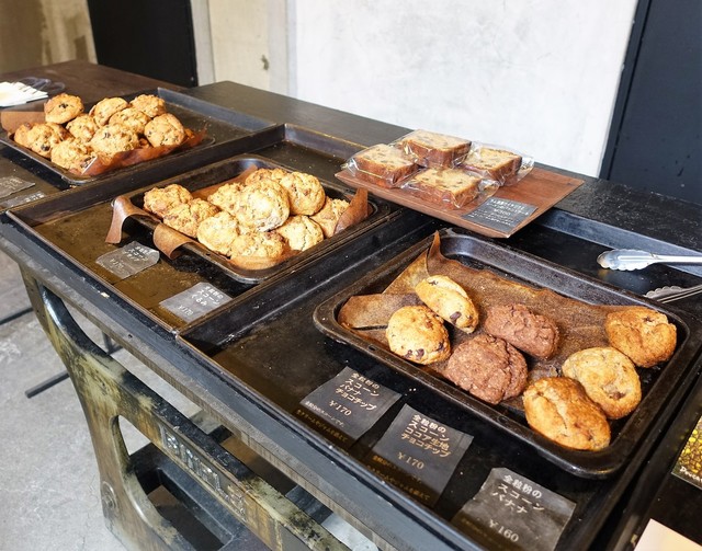 868 Building photo 3