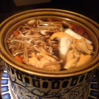 Shangri-La's secret ROPPONGI - キノコを煮ている様子