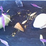 ル・ジュー・ドゥ・ラシエット  - 和三盆のグラス　菊の花と抹茶の香り　柿のソース