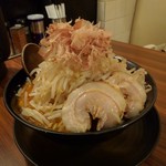 麺屋 勘九郎 - 勘九郎旨辛醤油、ヤサイ、アブラ