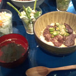 ど根性ホルモン - 2013年8月　山かけ風和牛ハラミ丼