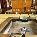 鶴の湯名物　山の芋鍋　Ａ定食２，０６０円（税込）