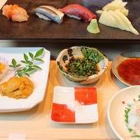 旬の食材を活かした鮨コース