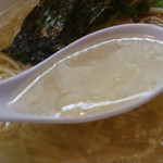 らーめん夢心 - 白醤油らーめん（スープ）