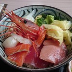 お食事処 すずきや - 季変わり海鮮丼 1580円(外税)