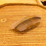 鮨 鈴木 - 朧をかませた細魚