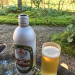 合歓のはな - 綾の地ビールを部屋の縁側で飲みます。