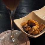 ザネリ - お通しはナッツ