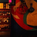 ザネリ - 壁のアートが個性的