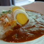 Aguri Kafe Shizu - 野菜カレー（\780税込み）野菜バイキング、スープ、小鉢付きます。カレーはインド風のスパイシー風味ですがトマトとかオニオンの甘みが印象的。美味しいです♪