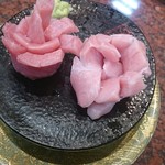Sushi Choushi Maru - 左から中トロ刺身 & 大トロ刺身