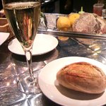 ワインバル　ロゼッタ - パンとスパークリングワイン
