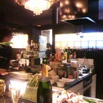 ワインバル　ロゼッタ - キラキラの店内