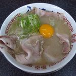 佐賀ラーメン いちげん。 - チャーシュー麺+黄卵　　特製ラーメンよりも好きかも♪