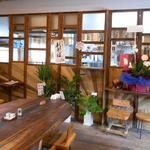 手打ち蕎麦 仙太郎 - 内観：席側からみた厨房　開店から１ヶ月　　2016.09